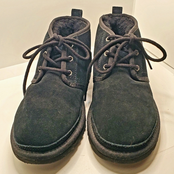 UGG Classic Neumel Chukka Boot Black (1094269) Sz 8 *fits like 8.5 - Picture 2 of 9